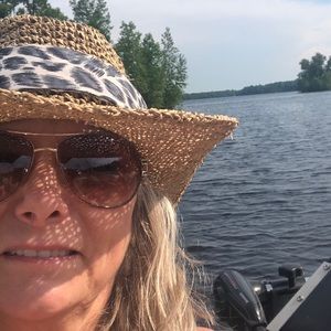 Meet your Posher, Marion